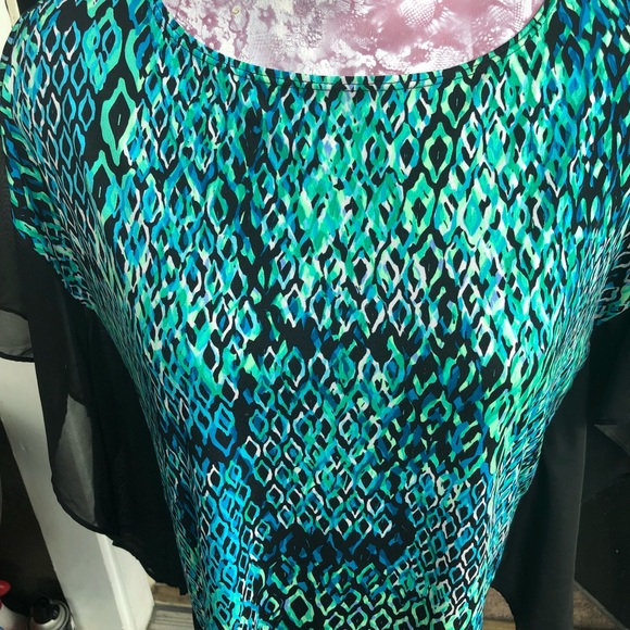 Lady's Loose Fitting Blouse w/Sheer Trim. Size Sml - Picture 2 of 6